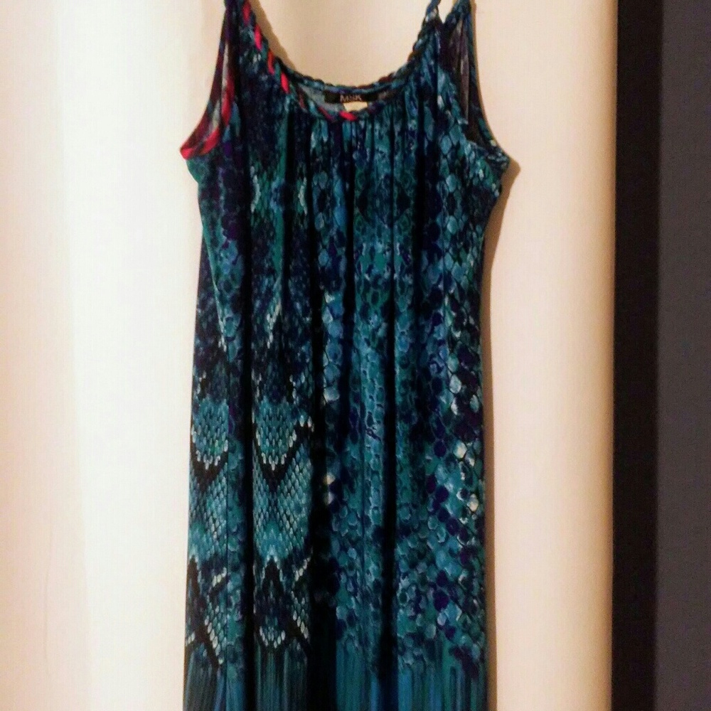 Dress - Picture 3 of 3